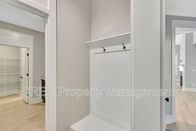 Building Photo - 120 Black Stilt Wy