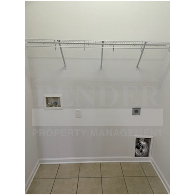 Building Photo - Emmyllie Ct- 130/132