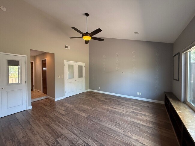 Building Photo - Beautiful Single Story Foxenwood Townhome in Orcutt with Easy Access to VSFB
