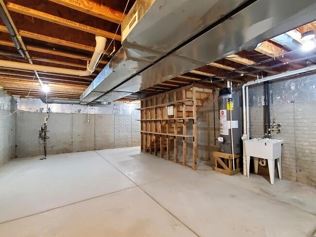 Building Photo - 2010 N 41st St