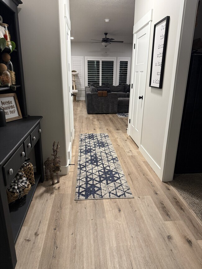 Building Photo - 46 S 2920 W