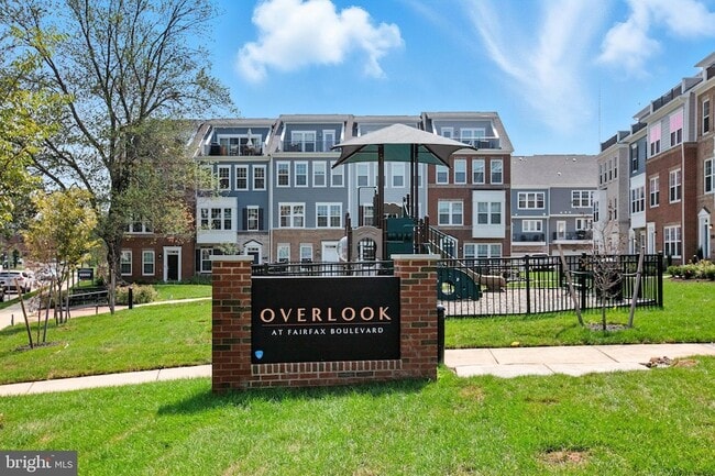 Building Photo - 10834 Cedar Ave