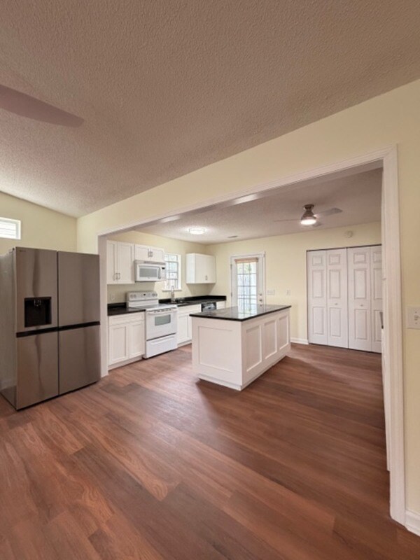 Building Photo - 432 Dahoon Dr