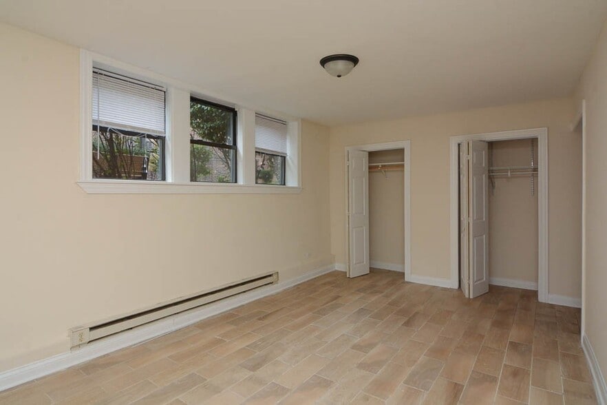 Building Photo - 3728 N Pine Grove Ave