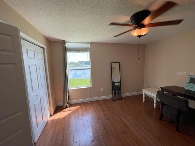 Building Photo - 524 Orange Dr