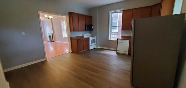 Building Photo - 4135 S Compton Ave