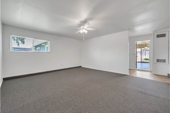 Building Photo - 15 Sunborg Ct