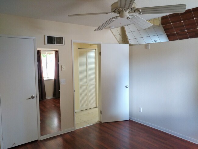 Mirrors have been removed - 3520 Lebon Dr