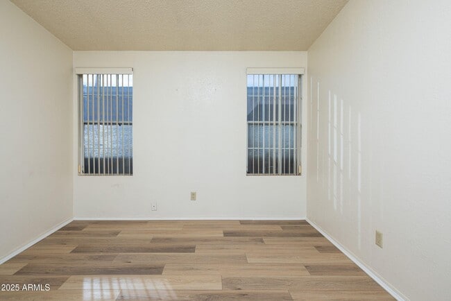 Building Photo - 6113 S Cypress Point Dr