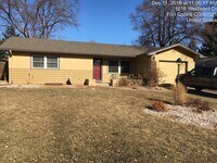 Building Photo - Spacious 3 Bedroom 2 Bath Ranch Style Hous...