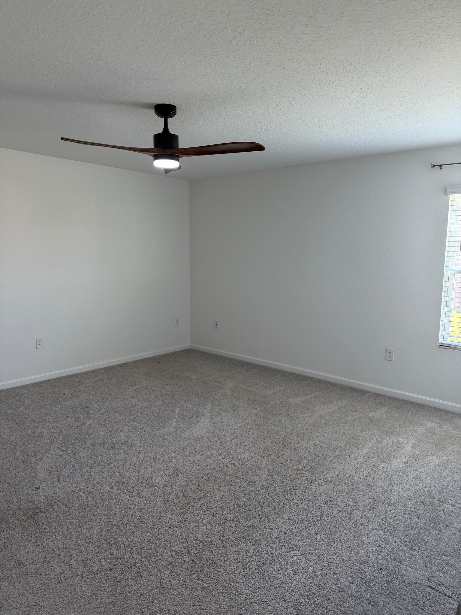 Building Photo - 16933 Valencia Way