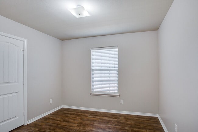 Building Photo - Quincy Park in cal de sac!!