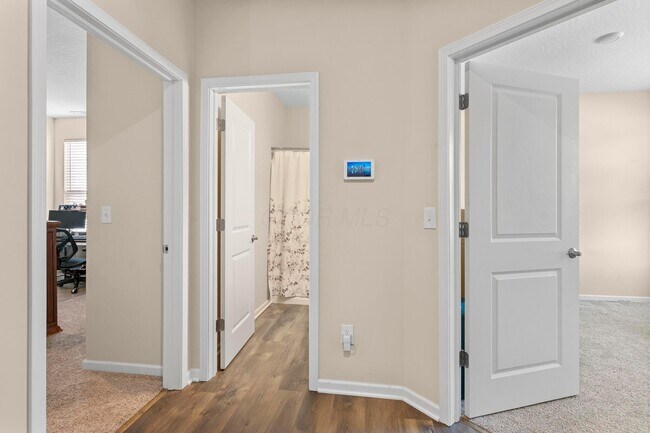 Building Photo - 220 Woodland Sky Dr