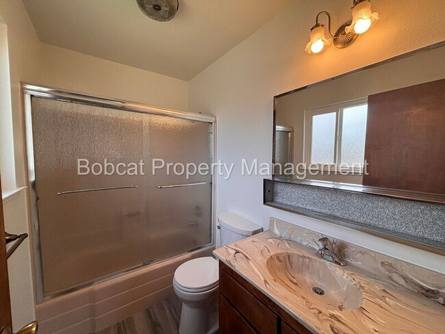 Building Photo - 1516 South Ct