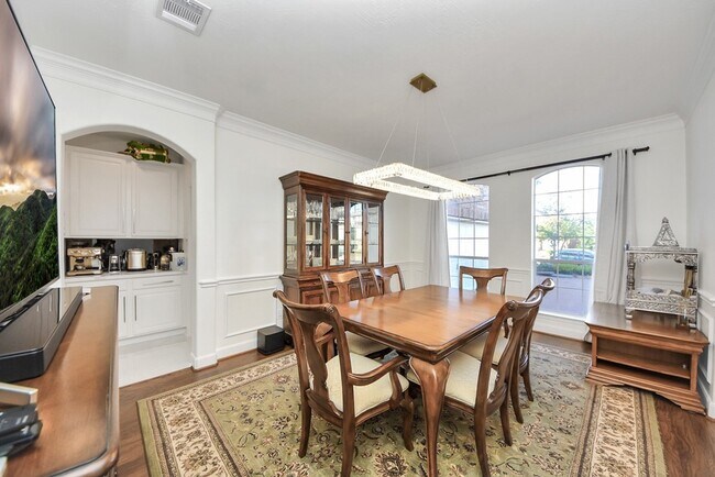 Building Photo - 17859 Camp Cove Dr