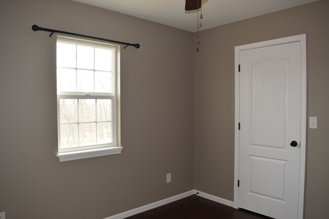 Building Photo - 3 Bedroom Home in Taylor Hills Subdivision