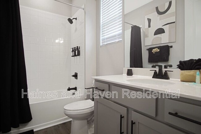 Building Photo - 832 Blue Creek Dr