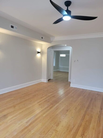 Building Photo - 8143 S Evans Ave