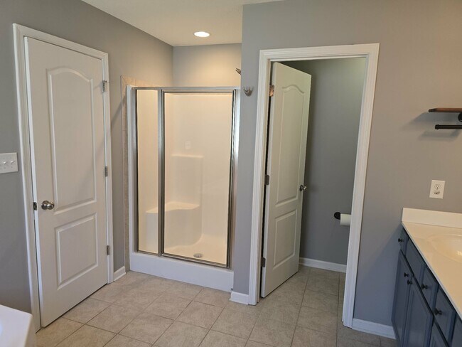 Building Photo - 131 Regatta Way