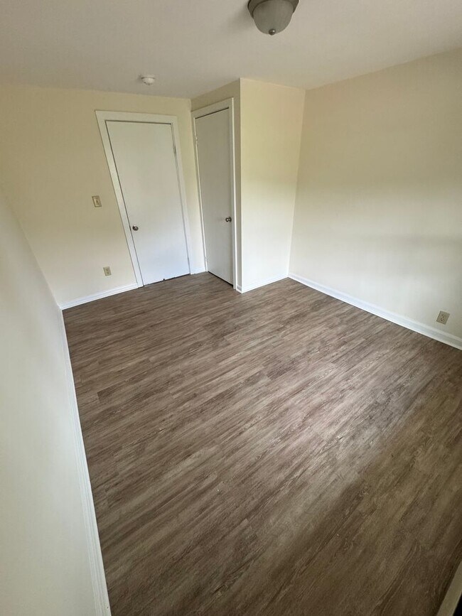 Building Photo - Stap Lane Community