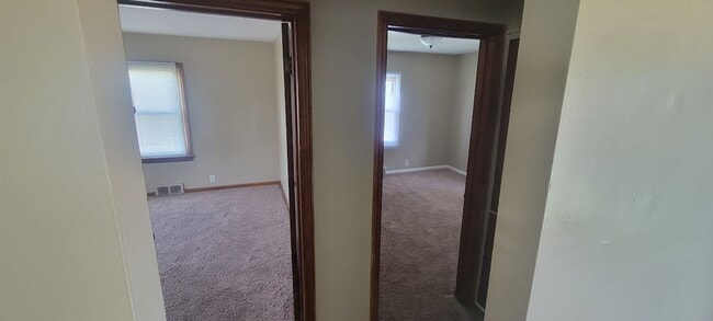 Building Photo - 3 bedroom 1 bath ranch