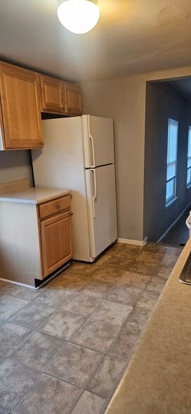 Building Photo - 225 Bay Ave