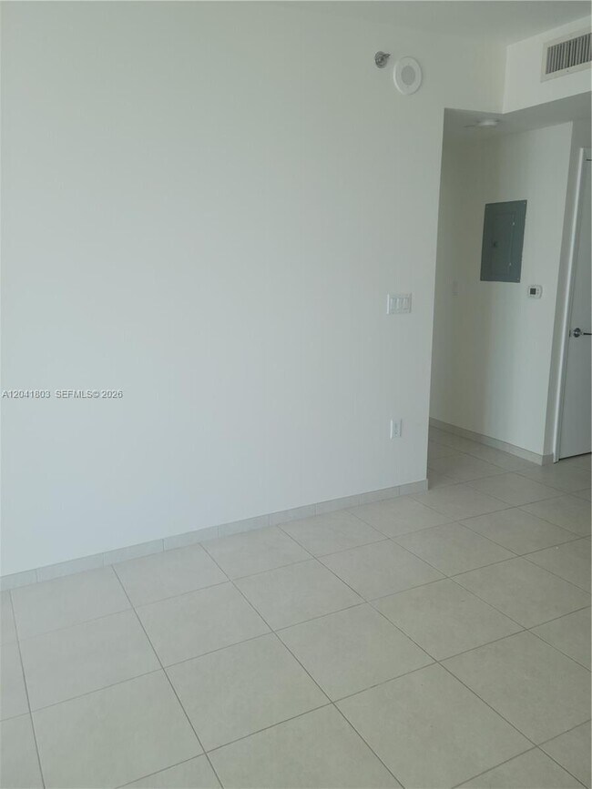 Building Photo - 500 Brickell Ave