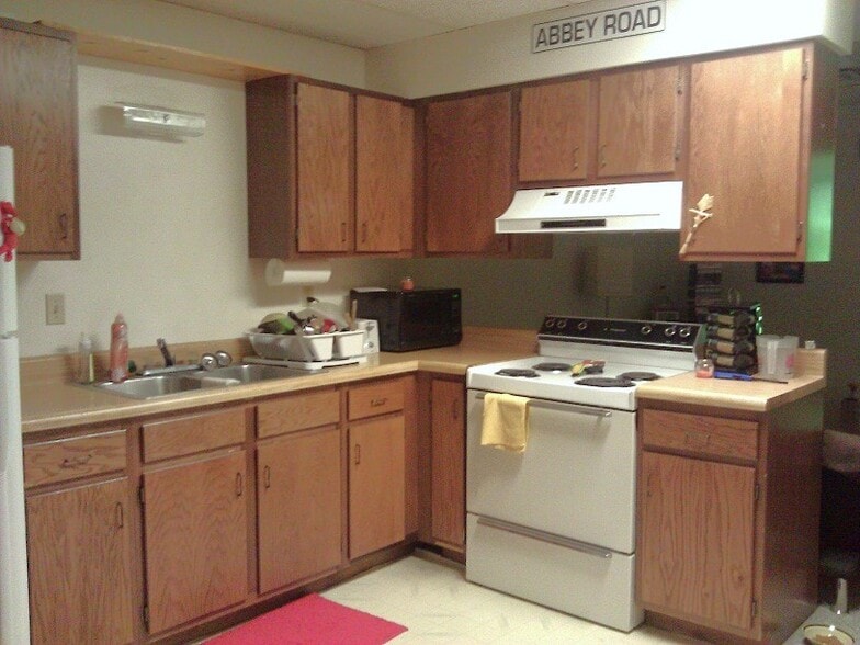 Building Photo - 111 1/2 N Main St