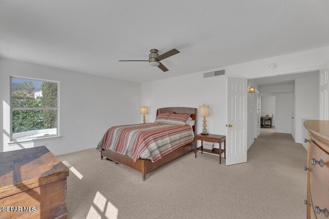 Building Photo - 1121 Regal Ridge Dr