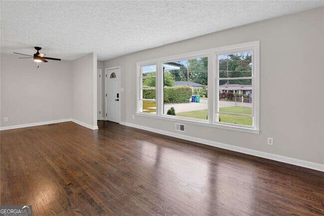 Building Photo - 3081 Glendale Ct