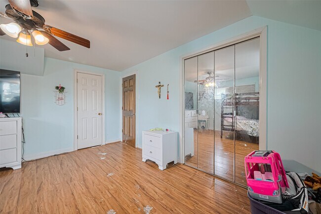 Building Photo - 13351 Oak Leaf Ln