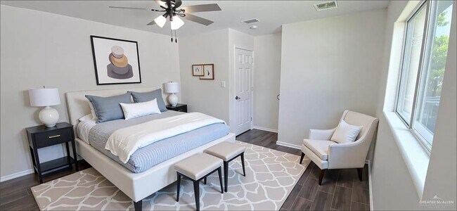 Building Photo - 15 Delia Ave