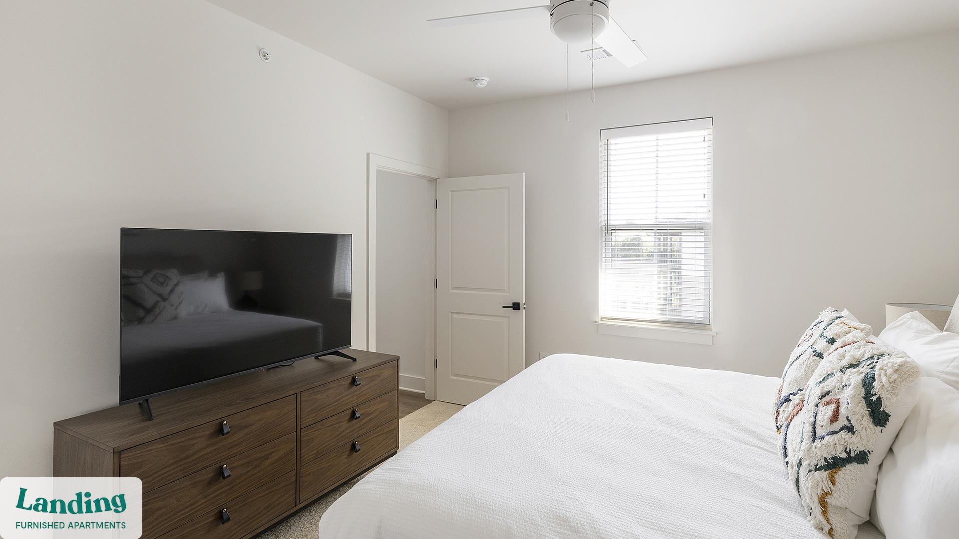 Building Photo - 170 Graphics Dr