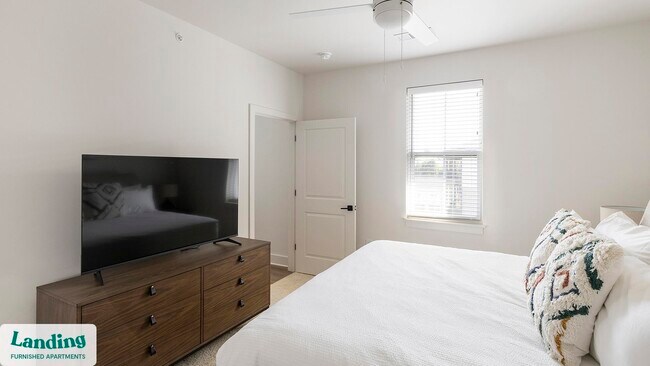 Building Photo - 170 Graphics Dr