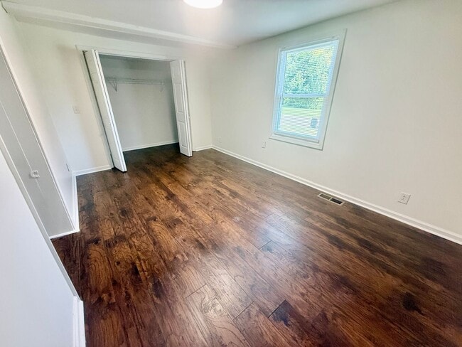 Building Photo - 902 Gibson Dr