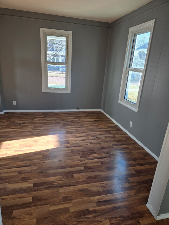 Building Photo - 2205 N Maryland Ave