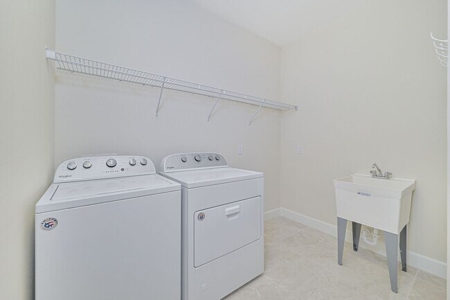 Building Photo - NOW AVAILABLE - 2/2 Plus Den Single Family Home in the Heart of Estero!