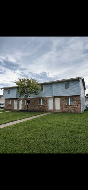 Building Photo - 1000 Christopher Ln