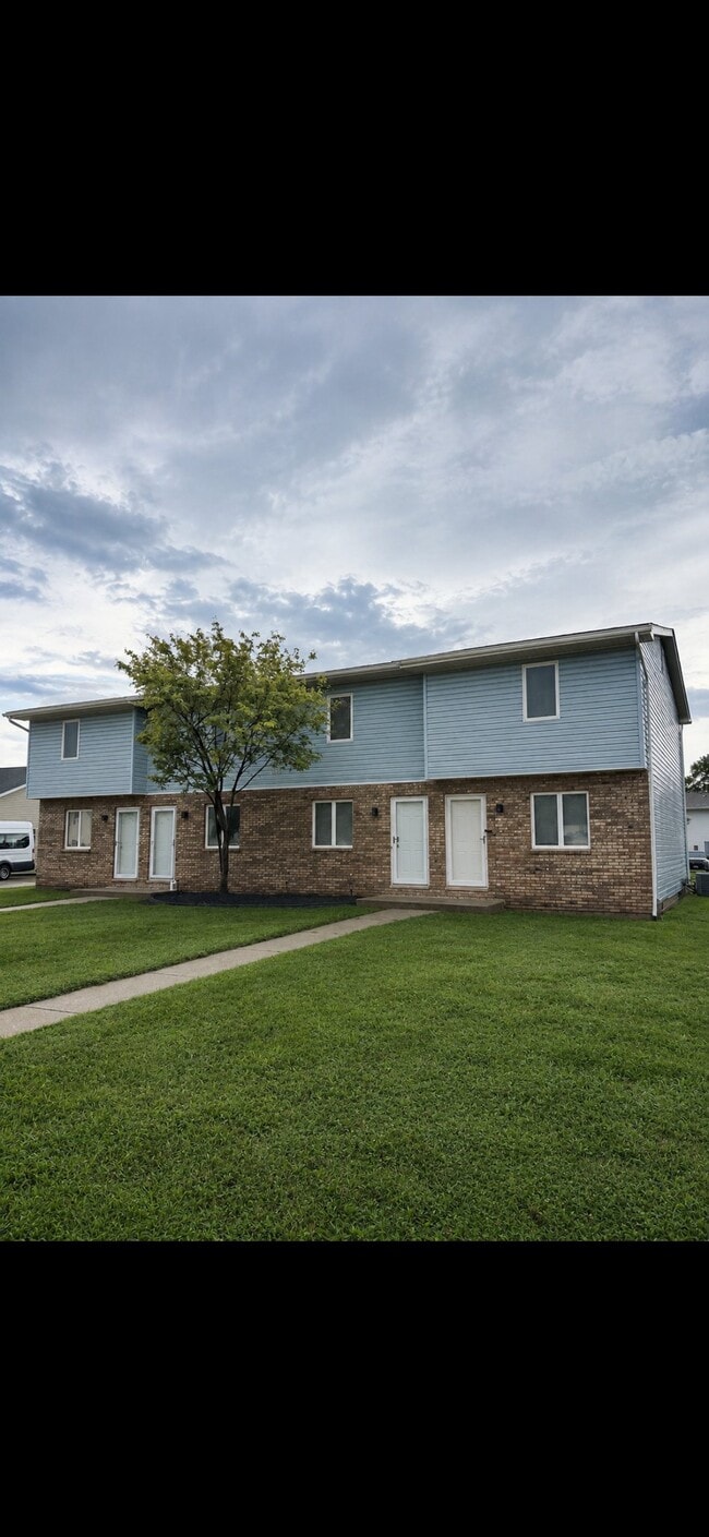 Building Photo - 1000 Christopher Ln