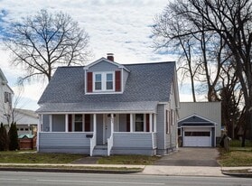 Building Photo - 131 N Elm St
