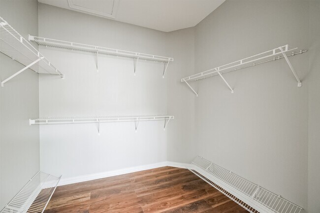 Building Photo - 2111 Welch St