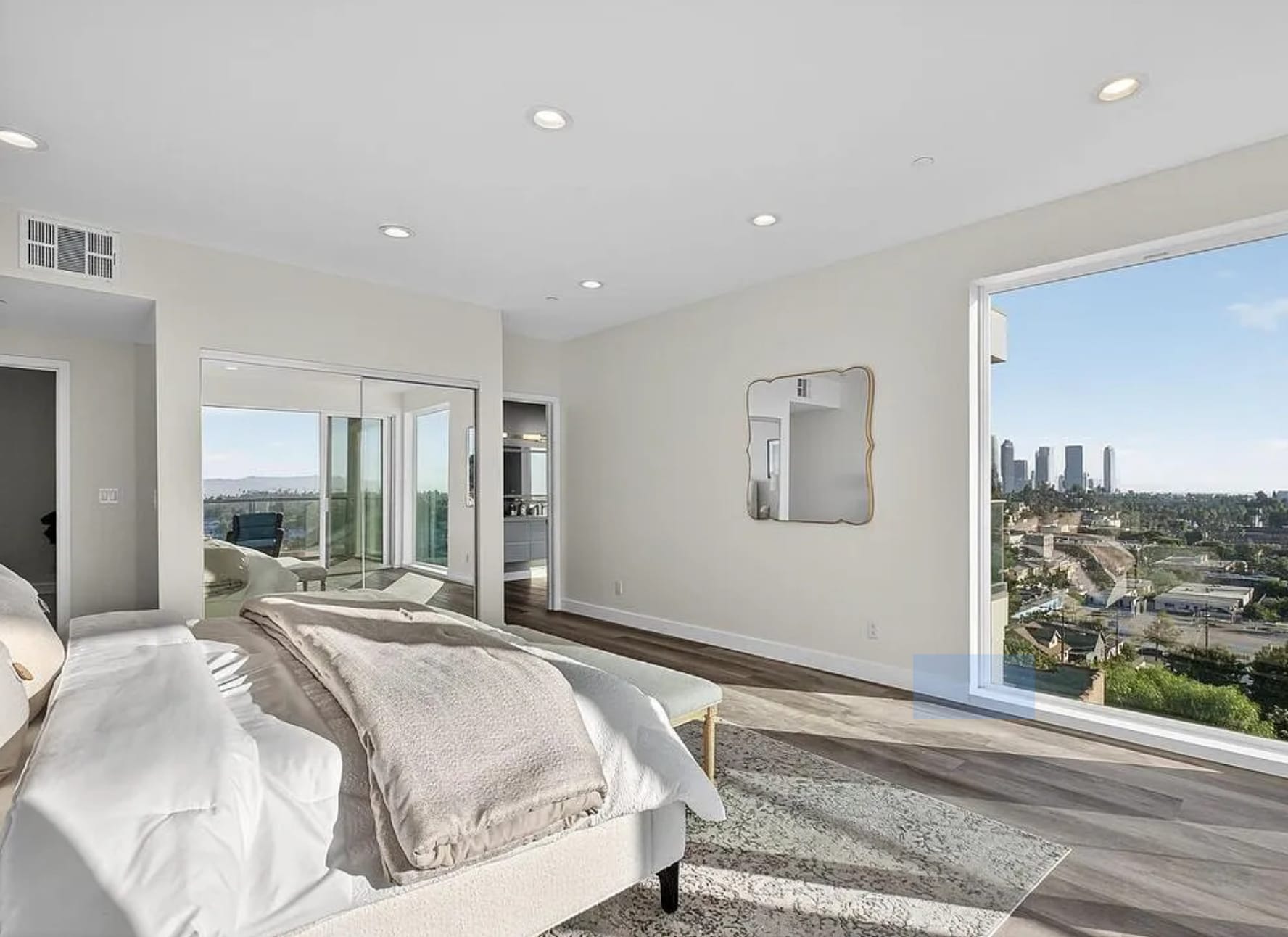 360 views from top floor - 1549 Lucretia Ave