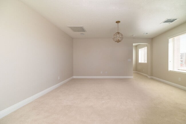 Building Photo - Gorgeous Pulte Townhome Available Now!