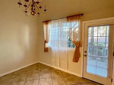 Building Photo - "Charming 2-Bed, 2-Bath Haven in the Heart of San Francisco!"