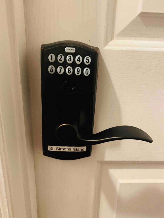 Building Photo - 5 Cuttysark Rd