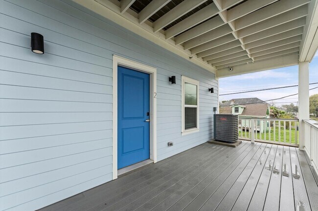 Building Photo - 1325 35th St