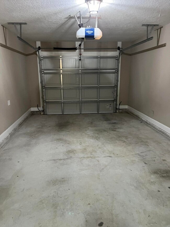 Building Photo - 415 E Field Ave