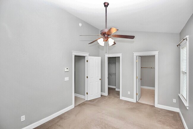 Building Photo - 6705 E Douglas Park Dr