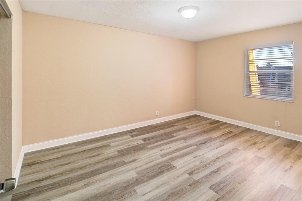 Building Photo - 5975 NW 25th Ct