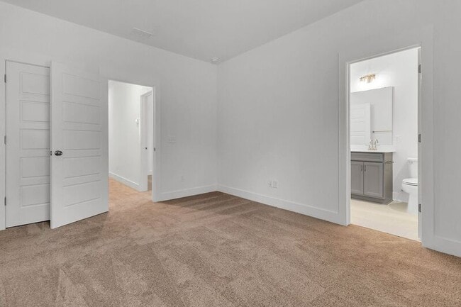 Building Photo - 110 Crimson St